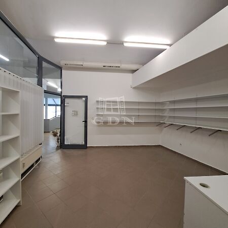 Eladó üzleti Veszprém