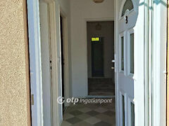 Eladó lakás Izsák