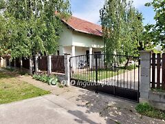 Eladó ház Baracska