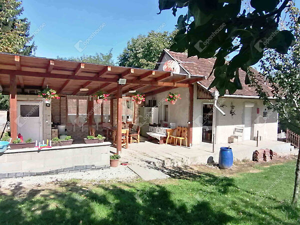 Eladó nyaraló Pacsa