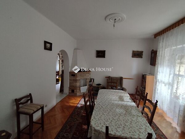 Eladó ház Almásfüzitő