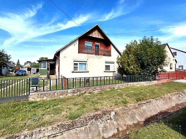 Eladó ház Bábolna