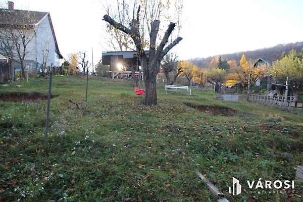 Eladó földterület Somoskőújfalu