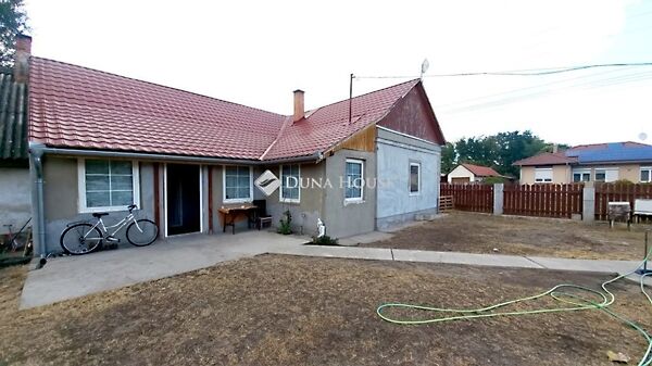 Eladó ház Helvécia