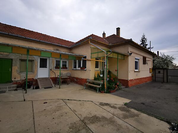 Eladó ház Szeged, Tápé