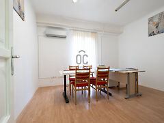 Kiadó iroda Komló, Belváros