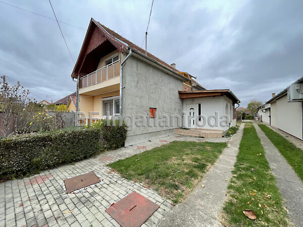 Eladó ház Hajdúszoboszló, Kertváros