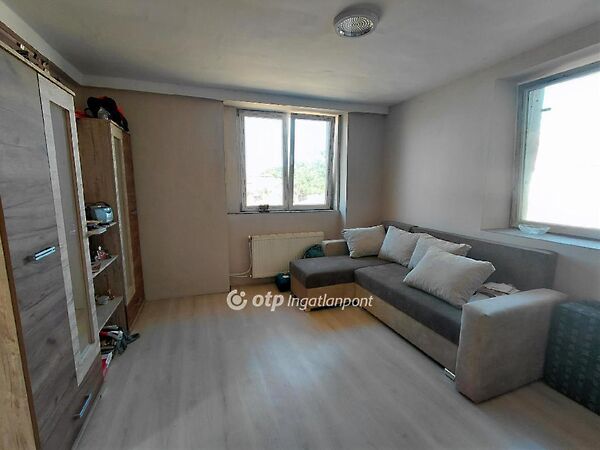 Eladó ház Jászfényszaru