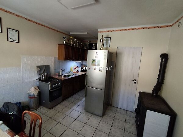 Eladó ház Császár