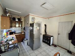 Eladó ház Császár