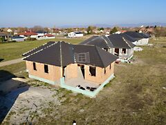 Eladó ház Gyöngyöshalász