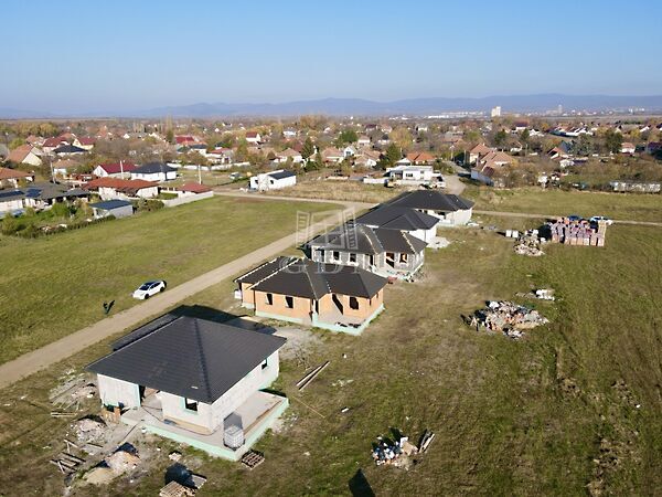 Eladó ház Gyöngyöshalász