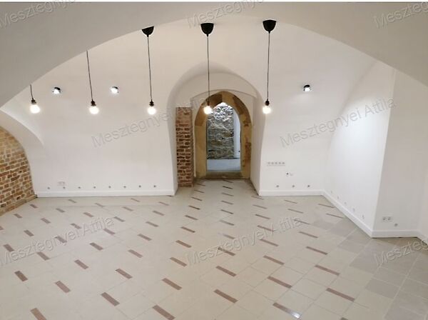 Eladó üzleti Sopron, Belváros