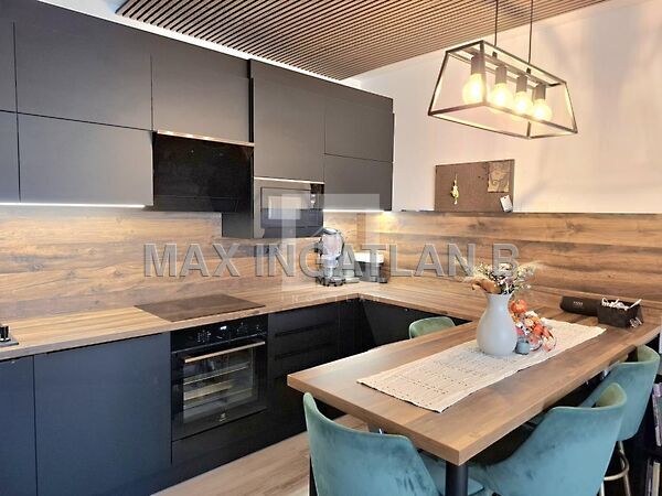 Eladó lakás Érd, Parkváros