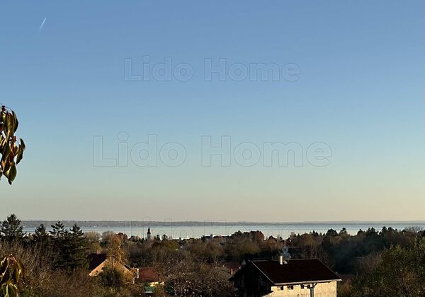 Eladó ház Balatonkenese