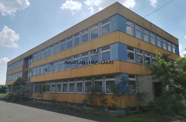 Eladó ipari Pécs