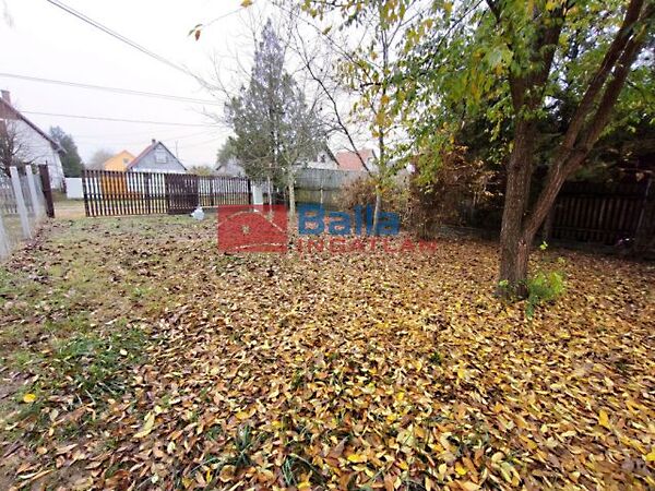 Eladó földterület Tóalmás