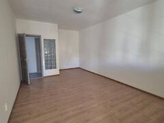 Eladó lakás Oroszlány