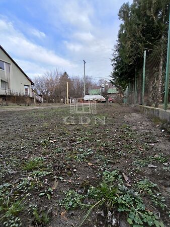 Eladó földterület Göd