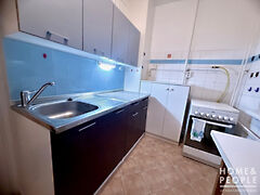 Eladó lakás Szeged, Makkosház