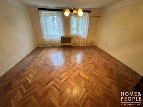 Eladó lakás Óföldeák