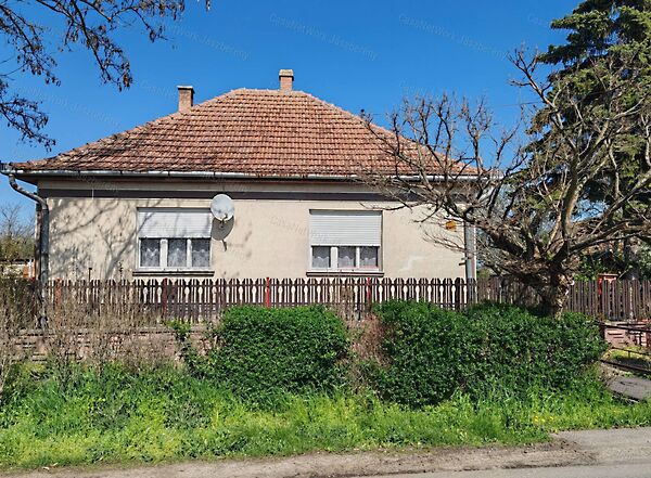 Eladó ház Jászdózsa