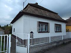 Eladó ház Környe