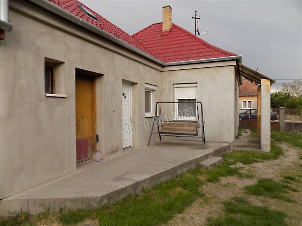 Eladó ház Győrújfalu