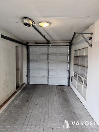 Eladó garázs Szeged, Belváros