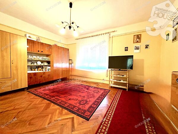 Eladó ház Városföld