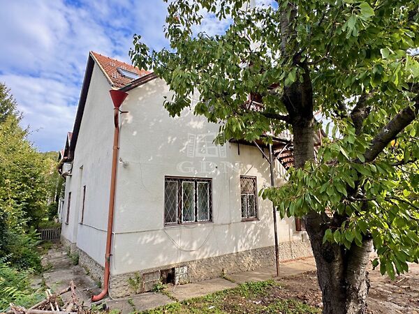 Eladó ház Budapest, III. kerület