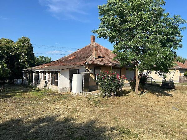 Eladó ház Kondoros