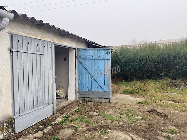 Eladó garázs Oroszlány