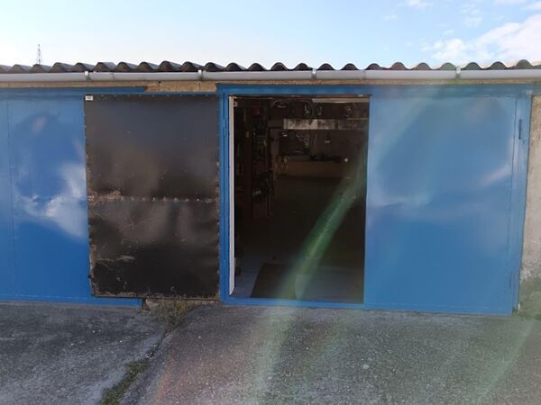 Eladó garázs Oroszlány