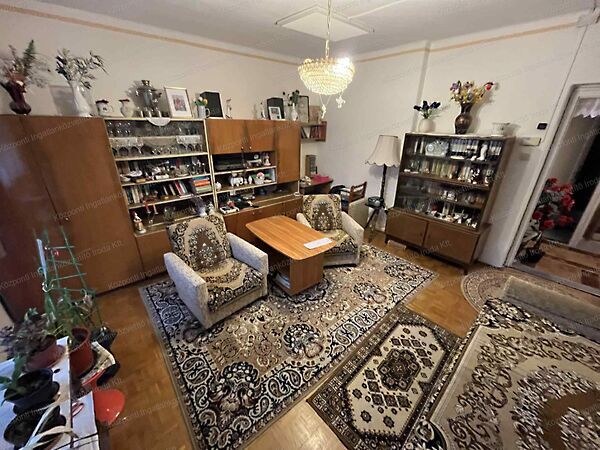 Eladó lakás Oroszlány