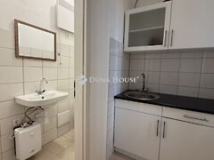 Kiadó üzleti Szombathely