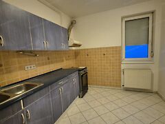 Eladó lakás Sopron, Aranyhegy