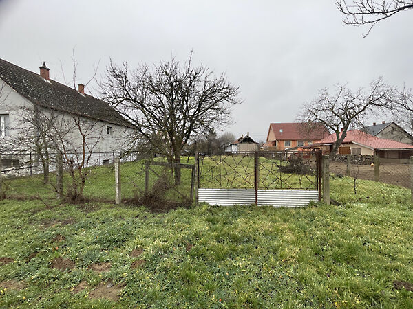 Eladó földterület Mikepércs