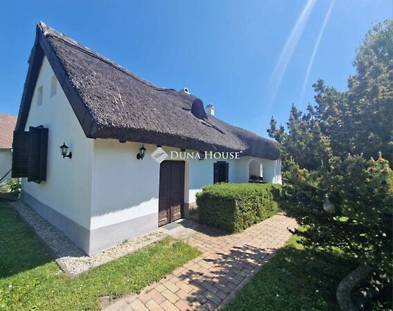 Eladó ház Balatonkenese