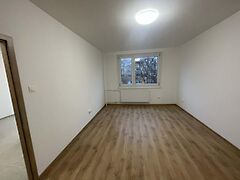 Eladó lakás Győr, Adyváros