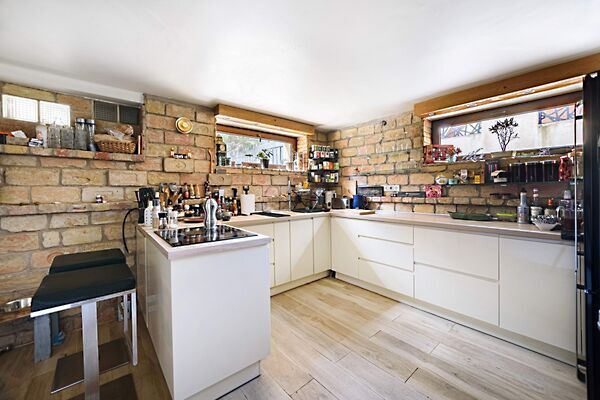 Eladó ház Biatorbágy