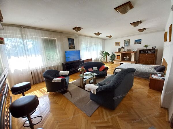 Eladó lakás Gödöllő