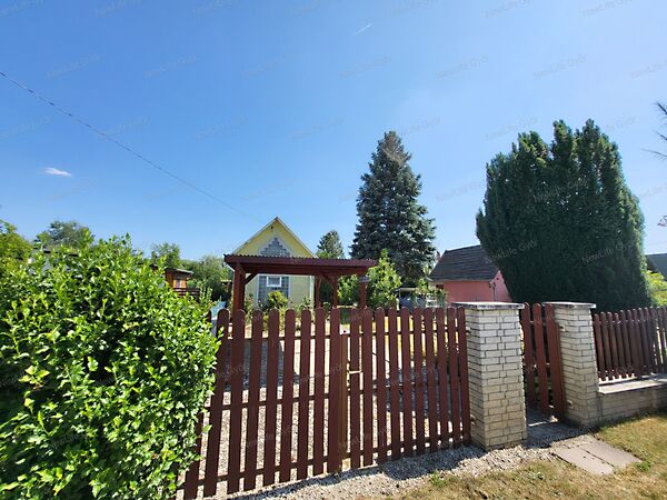 Eladó nyaraló Győr, Rabkert