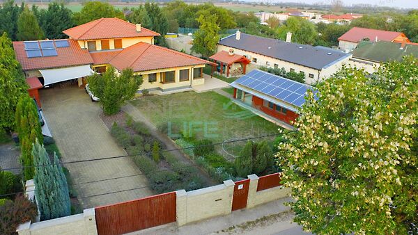 Eladó ház Győr, Ménfőcsanak