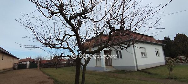 Eladó ház Jászszentandrás