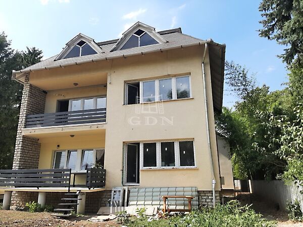 Eladó lakás Százhalombatta