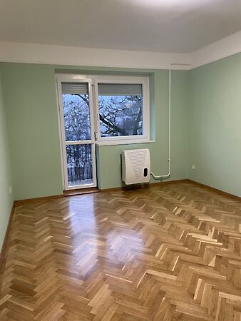 Eladó lakás Győr, Gyárváros