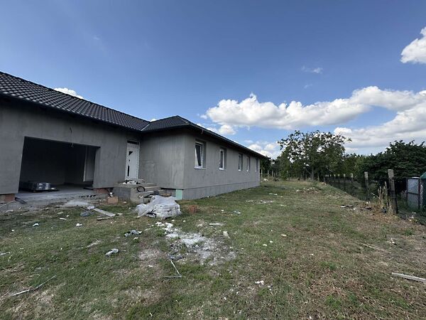 Eladó ház Szigetcsép