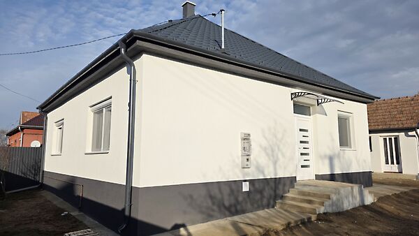 Eladó ház Bököny