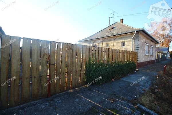 Eladó ház Csengőd